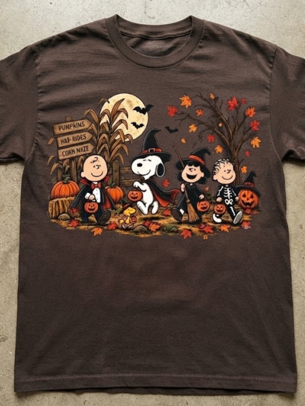 Peanuts Snoopy Charlie Brown Halloween Witch Pumpkin Full Moon Vintage Brown Tee
